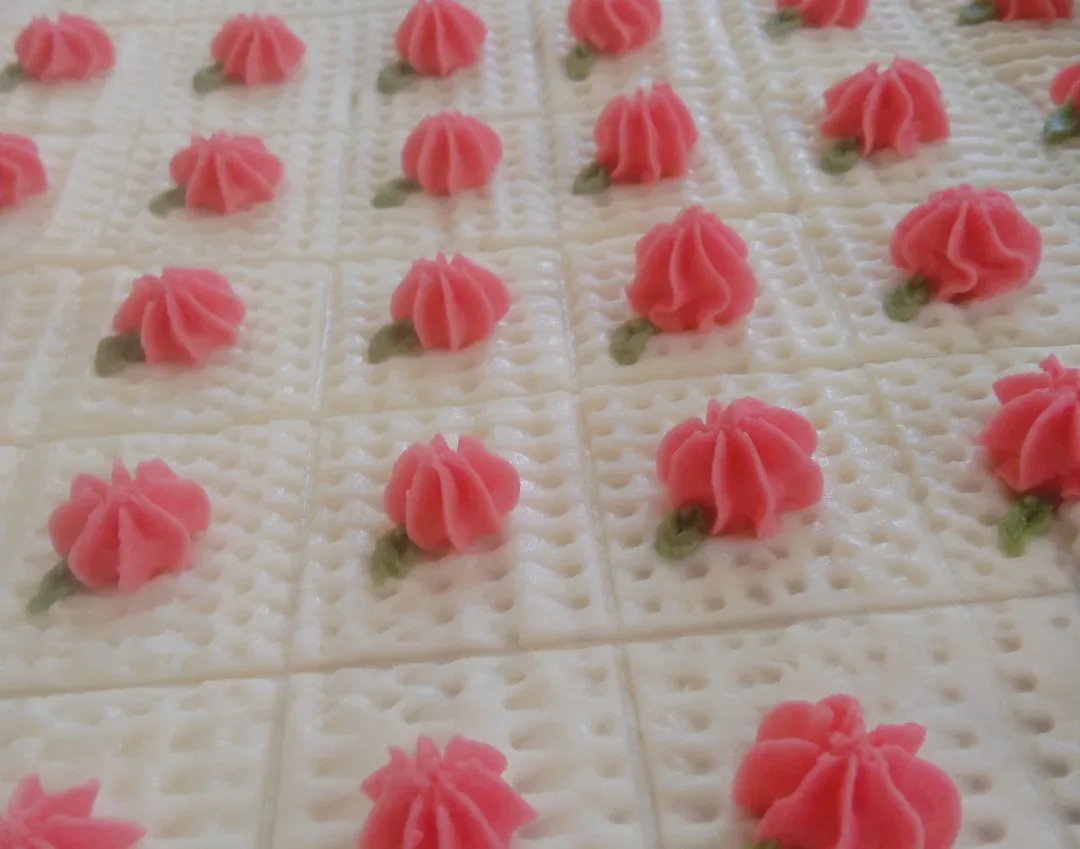 Strawberry Flavour Cake Tray